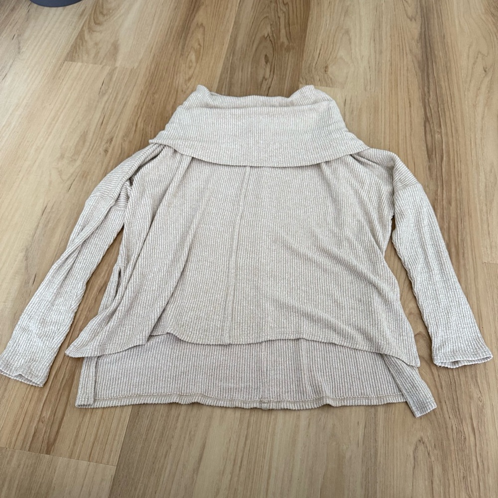 Status By Chenault Turtleneck Beige Ribbed Sweater
